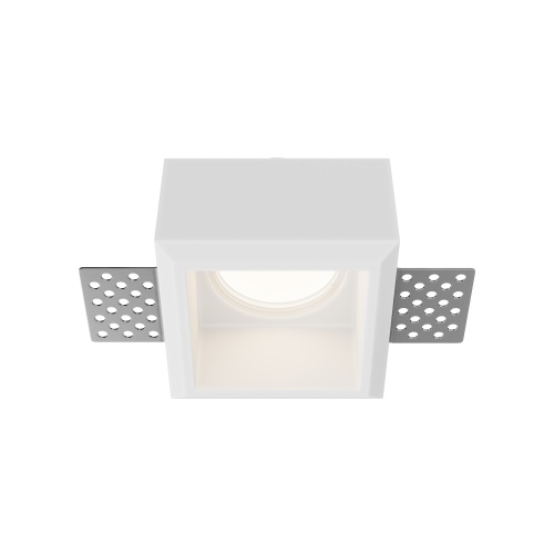 https://mais-upload.maytoni.de/Photo/a6dba43c-a3bd-4949-b362-13a571d524d4/007standard/RENDER_DL131-GU10-01-W_on_w_standard.jpeg
