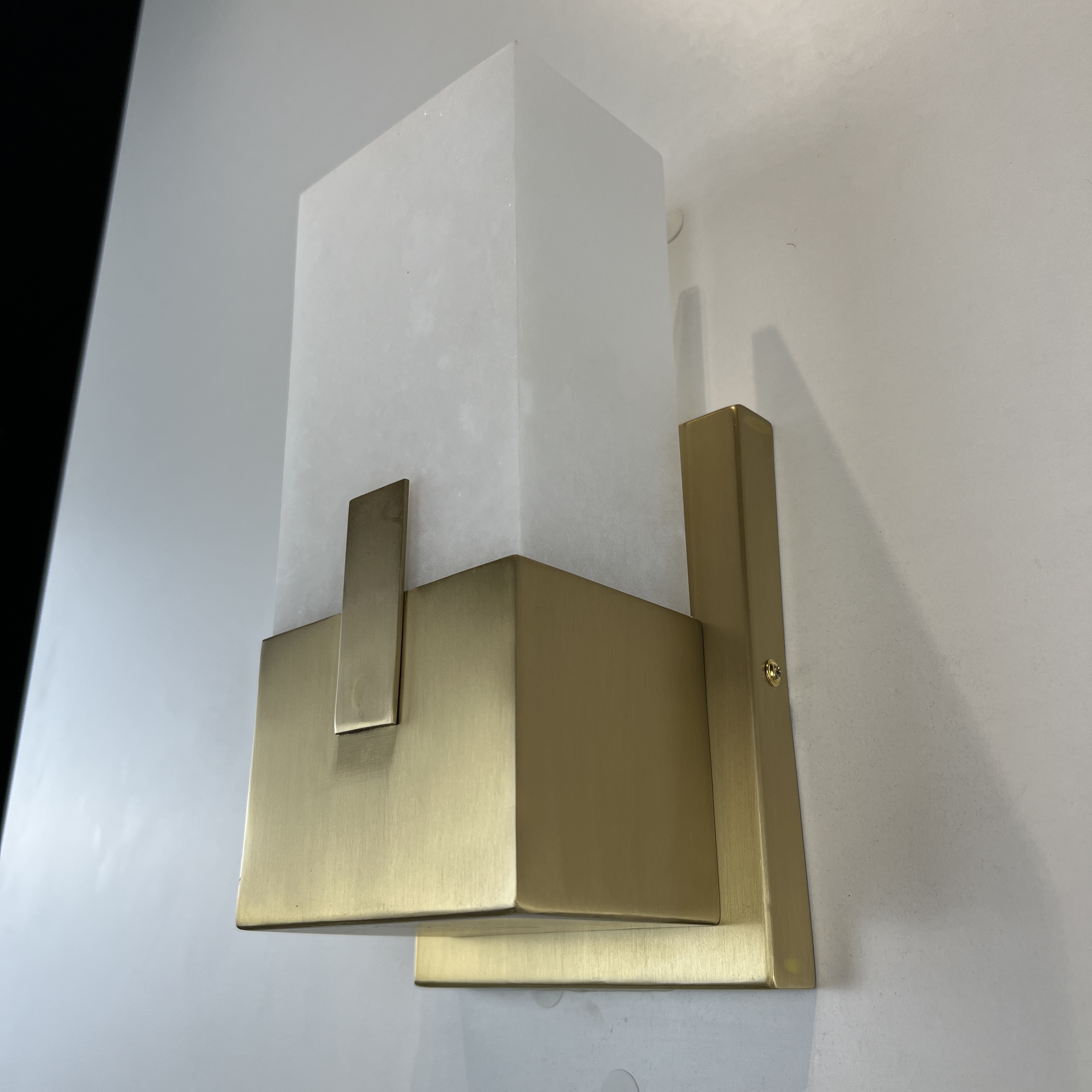 Бра Covet Short Clip Bath Sconce 147864-22
