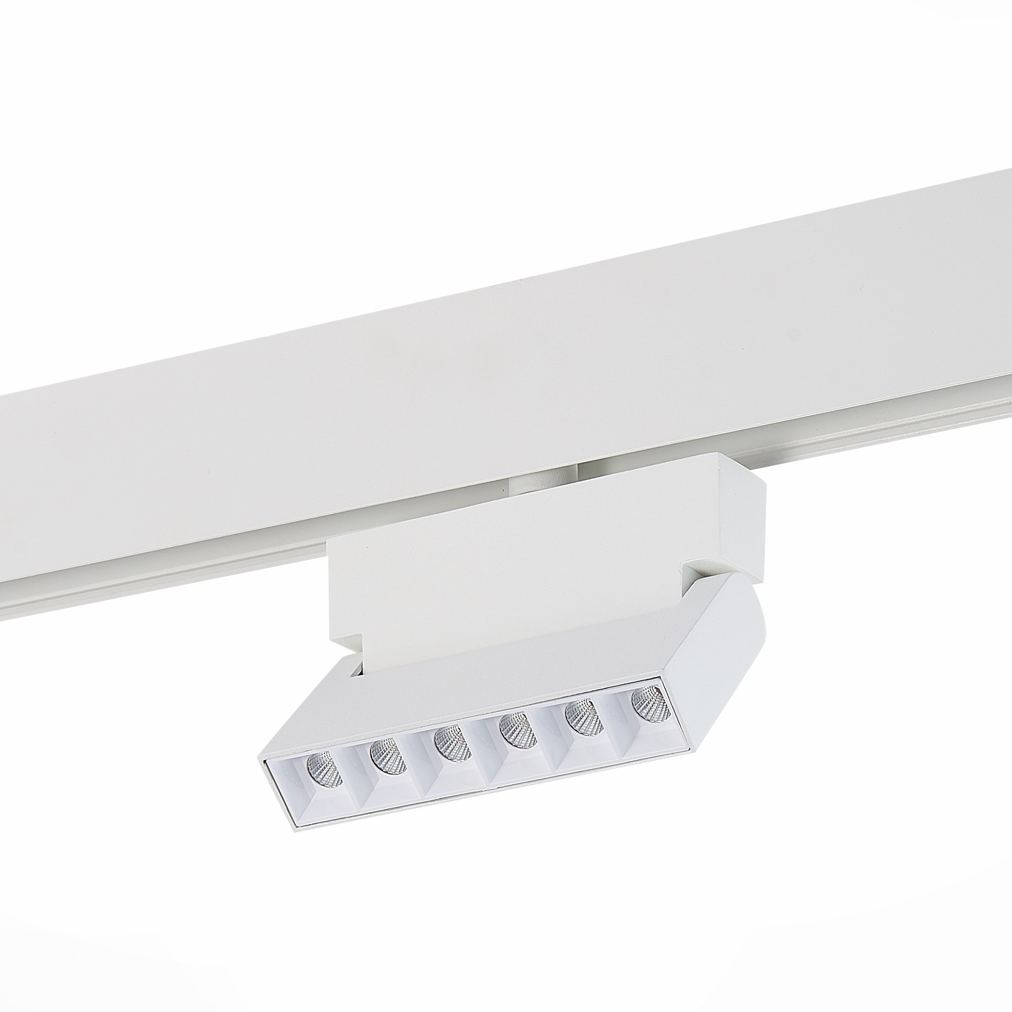 ST362.536.06 Магнитный трековый светильник белый LED 1*6W 3000K 532Lm Ra>80 36° IP20 L120xW22xH134 4 СКАЙЛАЙН 48V