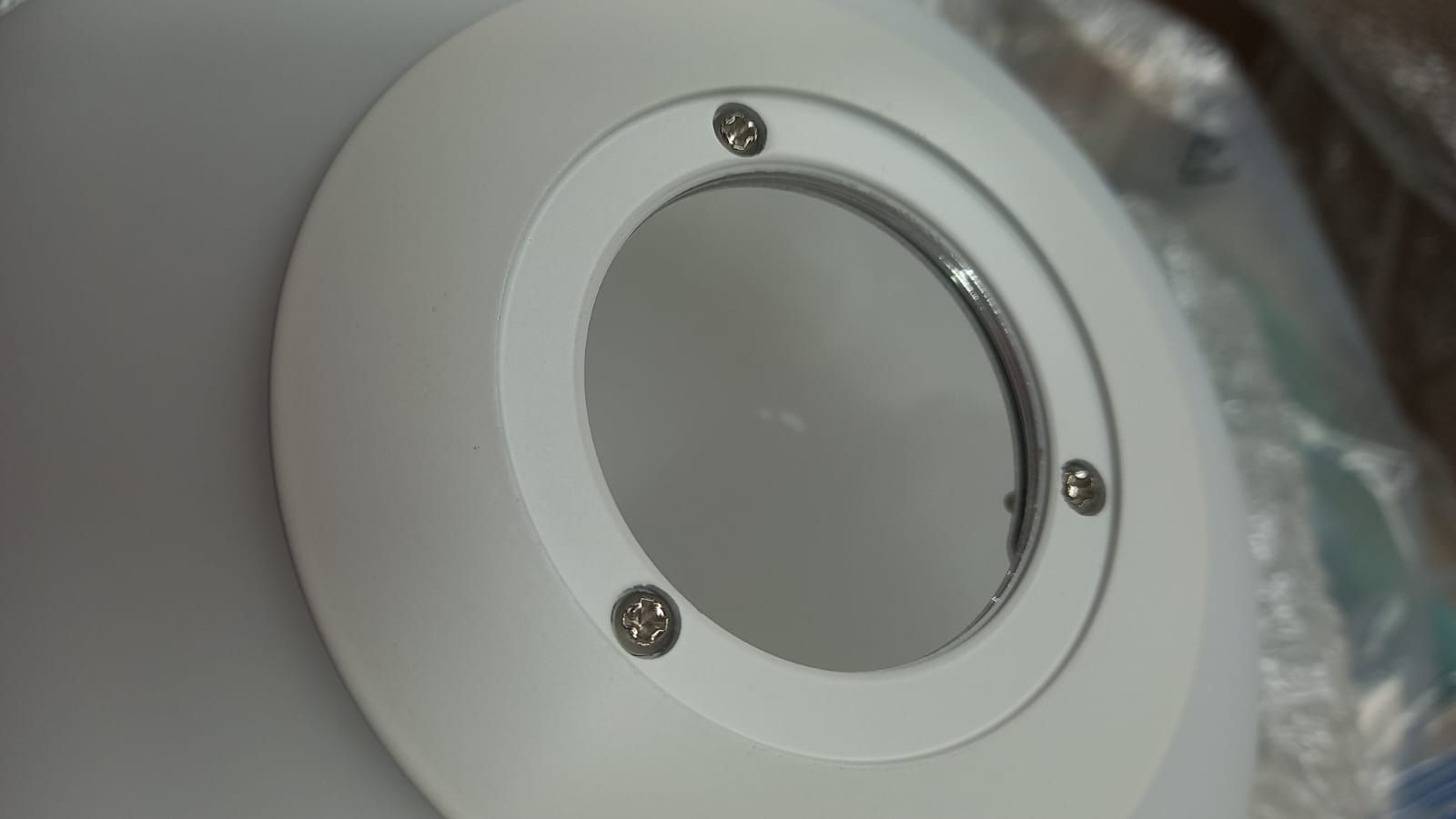 utsenka-SL6129.504.01 Светильник настольный ST-Luce Белый/Белый E27 1*60W НОРДИК