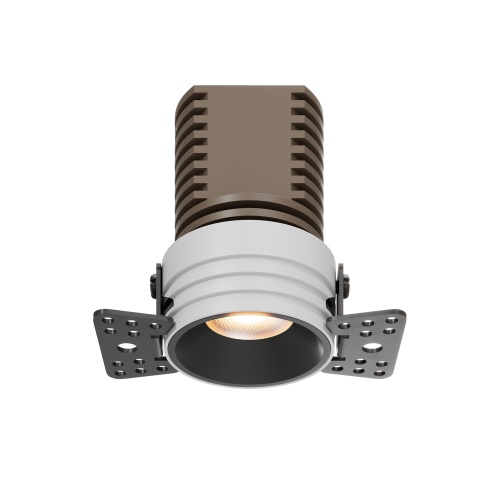 https://mais-upload.maytoni.de/Photo/521fdc32-a66e-4dd8-8745-e8d608ccaeb2/007standard/RENDER_DL059-7W4K-TRS-B_on_w_standard.jpeg