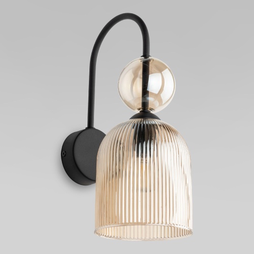 https://cdn.minimir.ru/images/catalog/nastennyy-svetilnik-s-plafonom-iz-fakturnogo-stekla-11140-sophia-cognac-a071828_0001.jpg