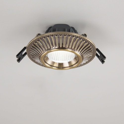 CLD042NW3 Дзета Бронза  Св-к Встр. 7W*3500K