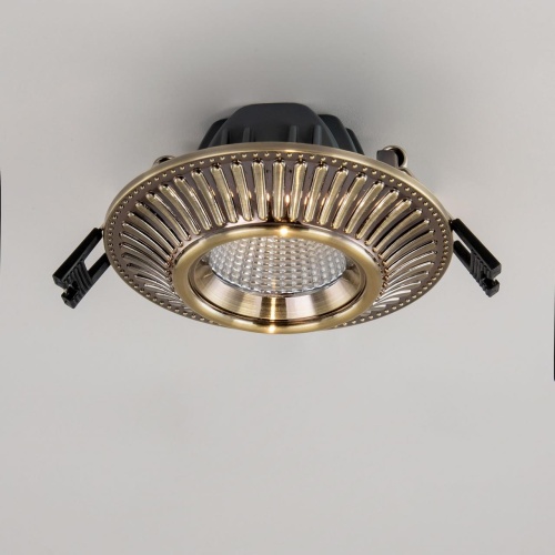 CLD042NW3 Дзета Бронза  Св-к Встр. 7W*3500K