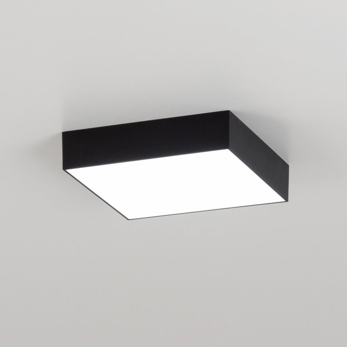 card-img