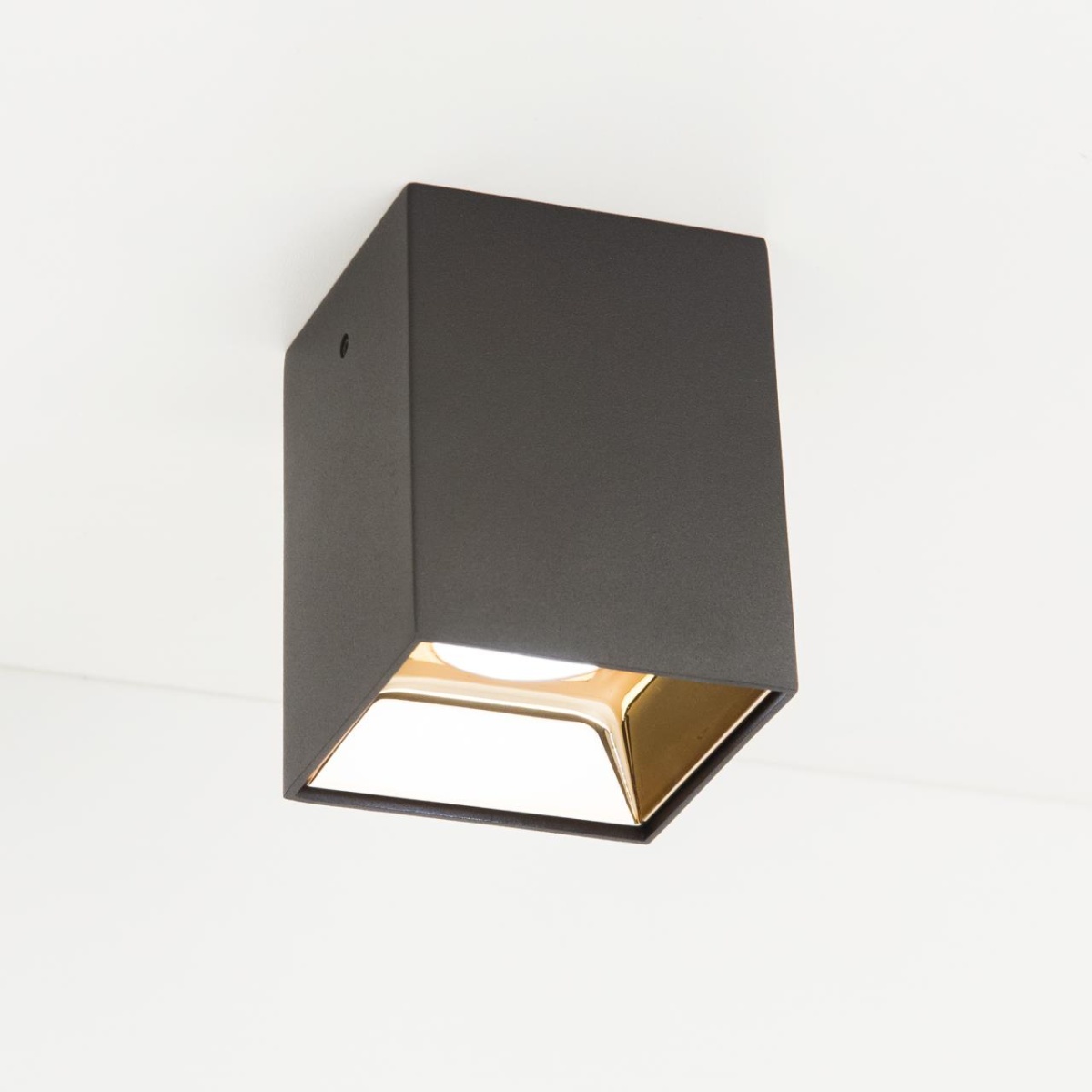 card-img